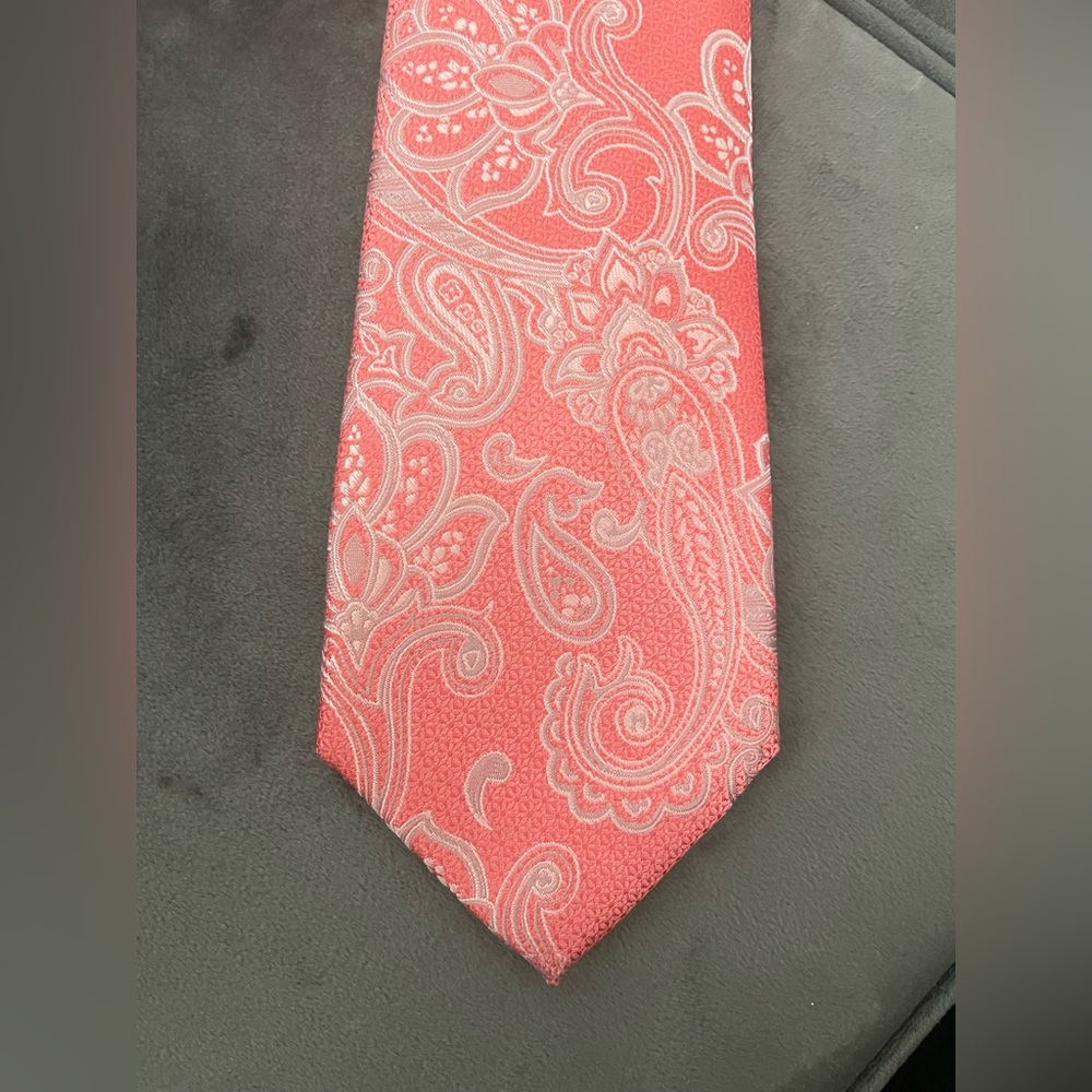 Pink and silver paisley tie